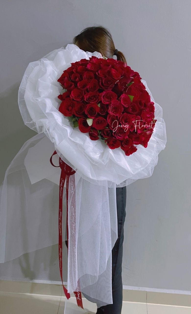 99 roses bouquet 01